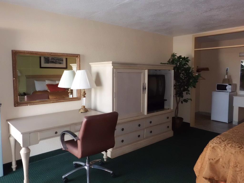 America's & Suites-lakeland 2*