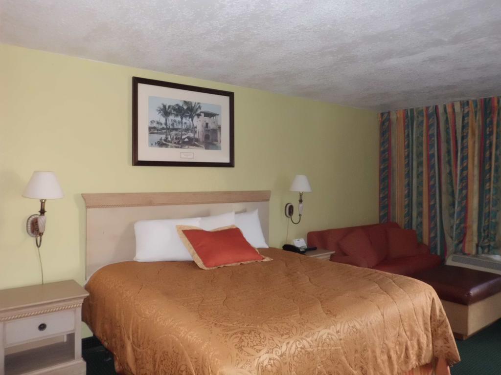 America's & Suites-lakeland Hotel 2*