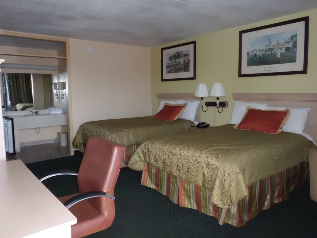 Hotel America's & Suites-lakeland Lakeland