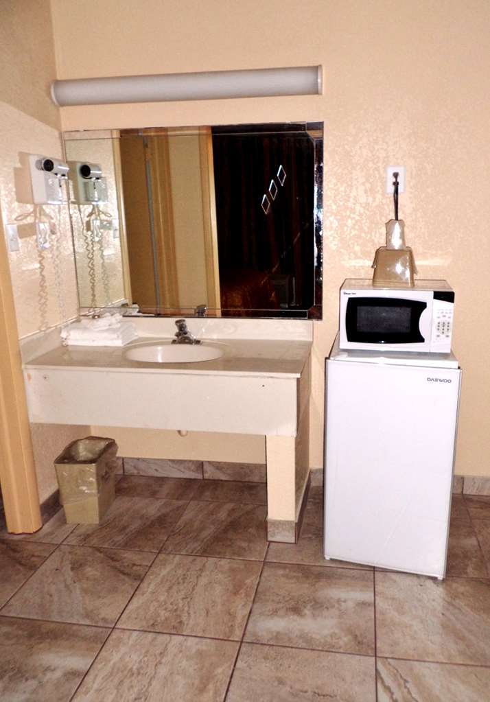 Hotel America's & Suites-lakeland 2*