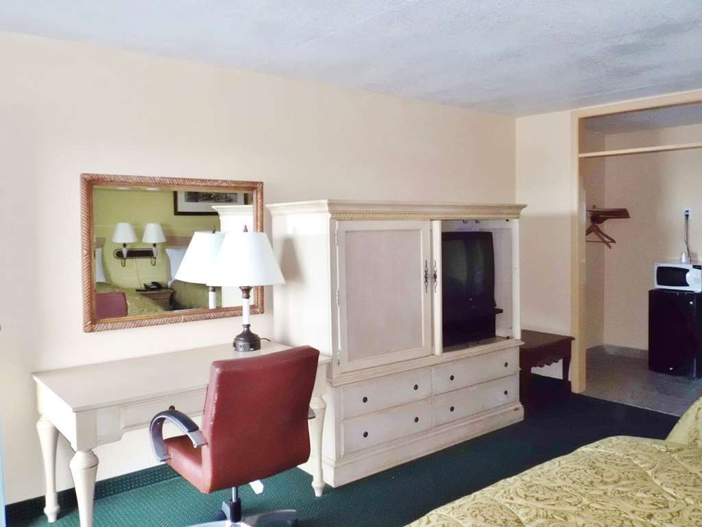 Hotel America's & Suites-lakeland Lakeland